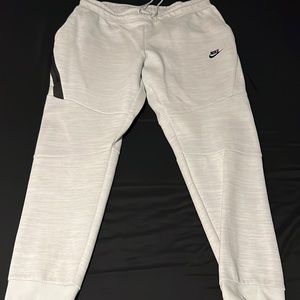 Men Nike Fleece Tech Joggers